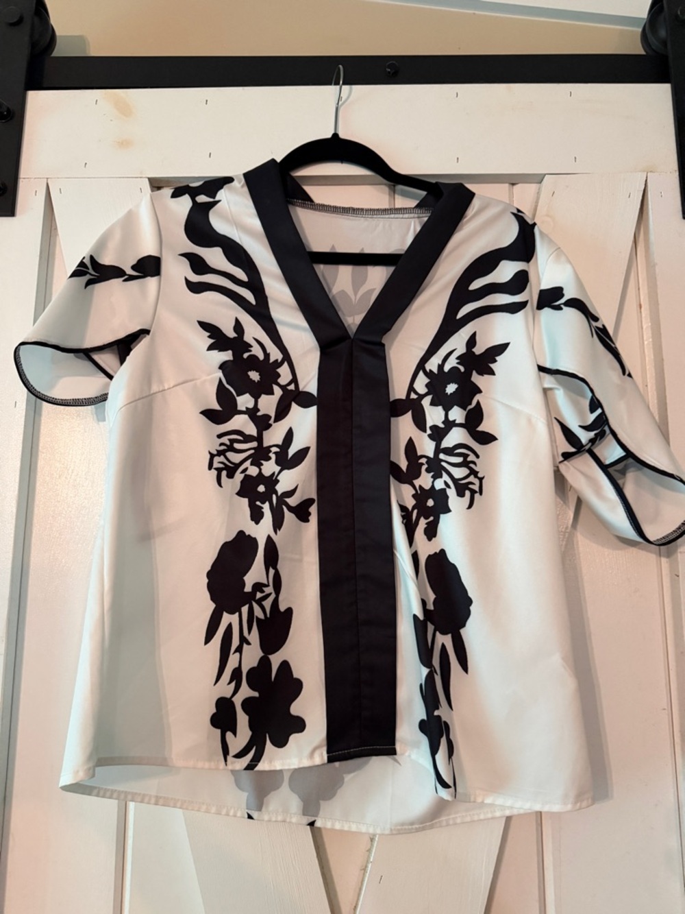 SHEIN Black & White Floral V-Neck Blouse